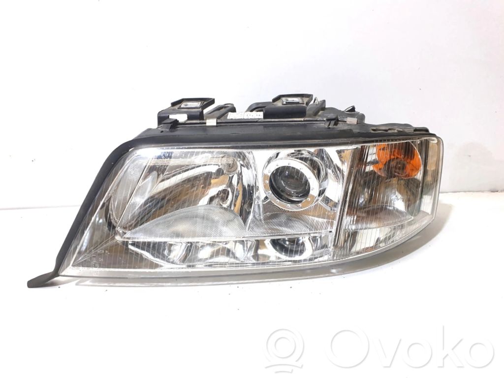 Audi A6 S6 C5 4B Lampa przednia 