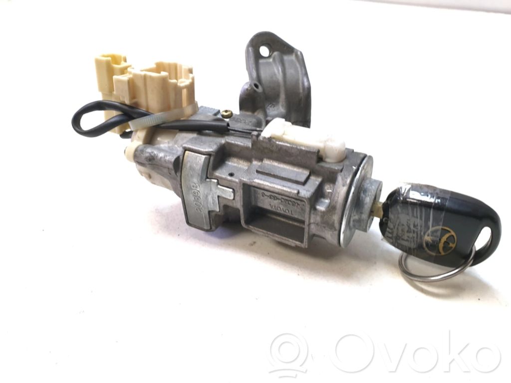 Toyota Corolla Verso E121 Ignition lock 