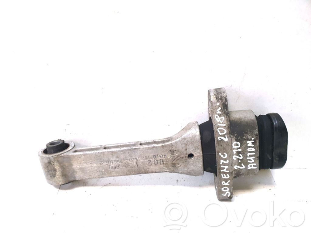 KIA Sorento Engine mount bracket 