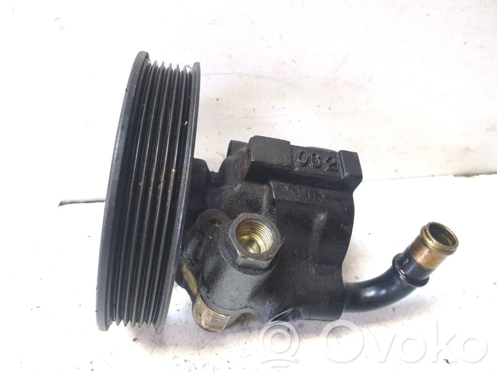 Opel Omega B1 Power steering pump 