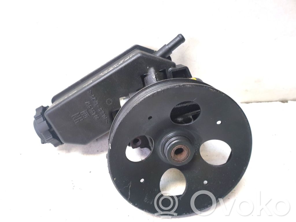 Opel Vectra B Ohjaustehostimen pumppu 