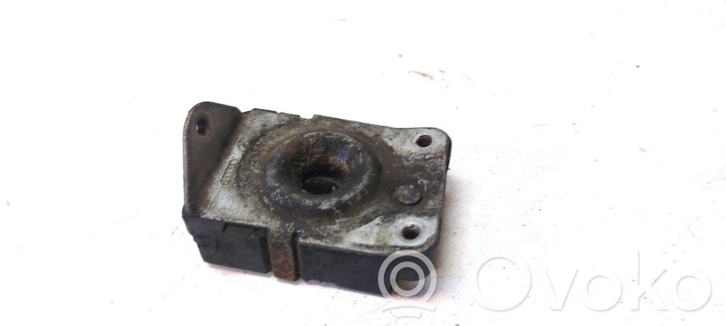 BMW 8 E31 Dzinēja pārsega attaisīšanas rokturītis 
