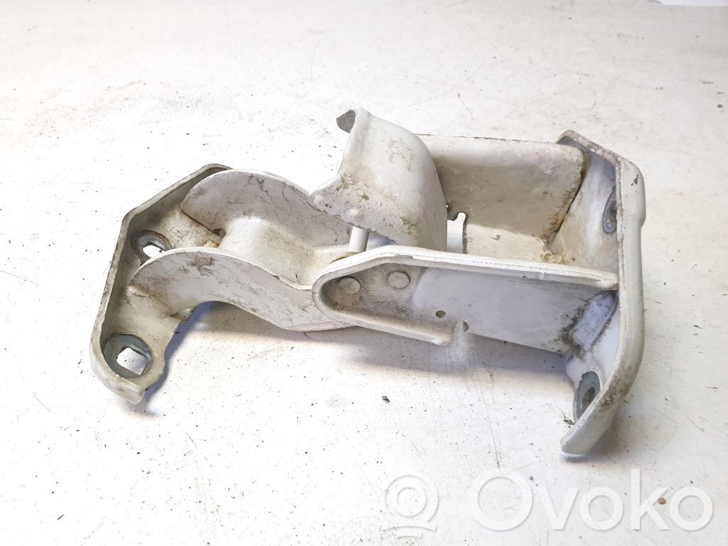Loading door upper hinge   312304