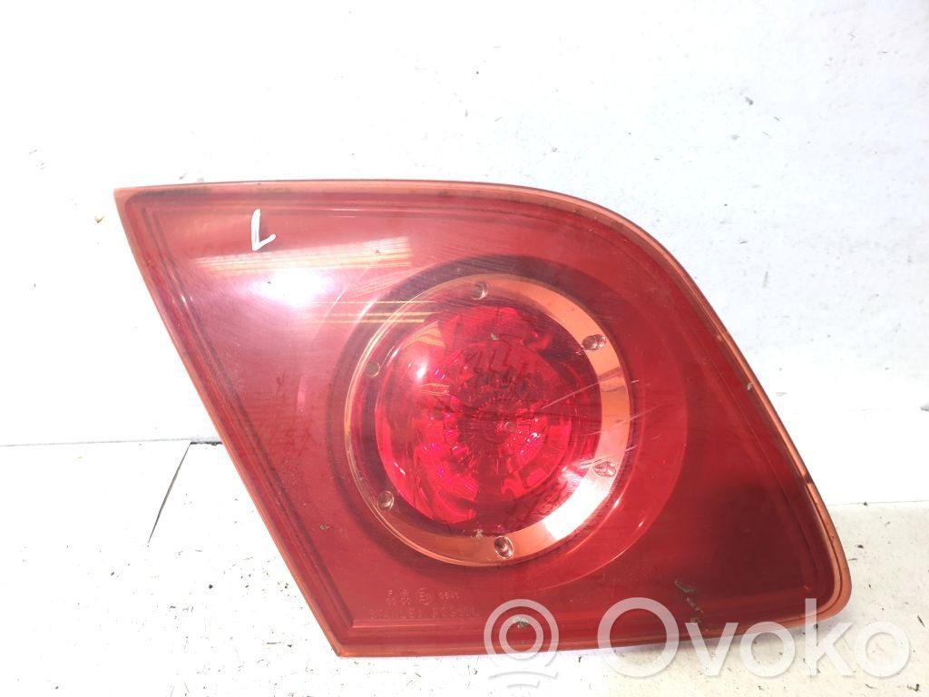 Mazda 3 I Galinis žibintas dangtyje 