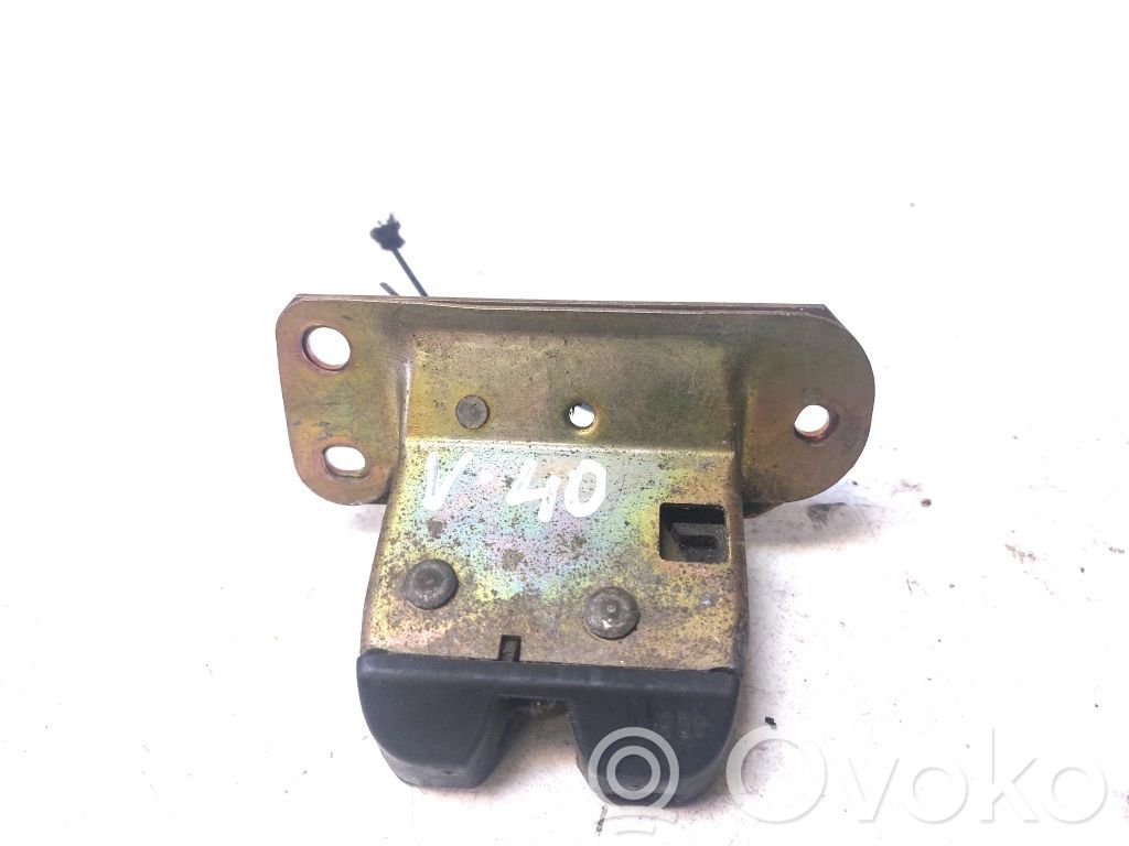 Loading door lock
