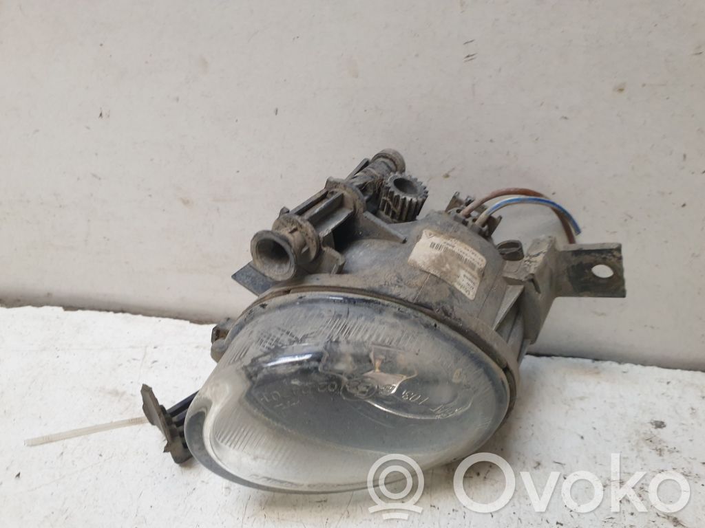 Audi A4 S4 B6 8E 8H Światło przeciwmgłowe przednie 