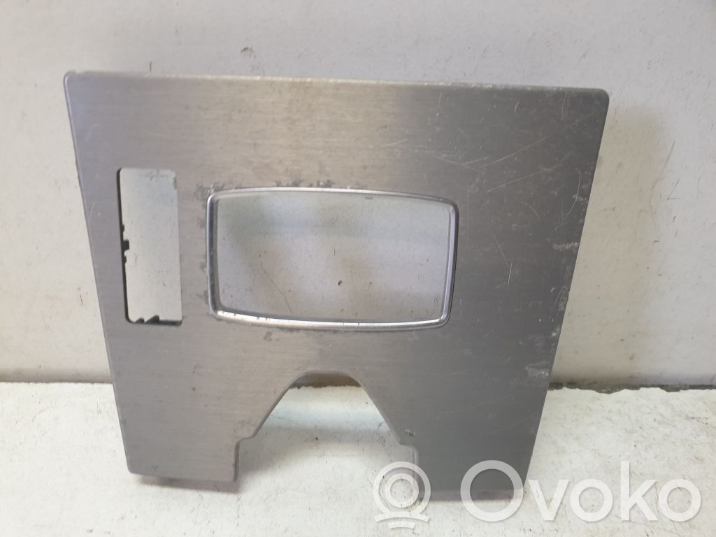 Mercedes-Benz E W212 Moldura del panel (Usadas) 