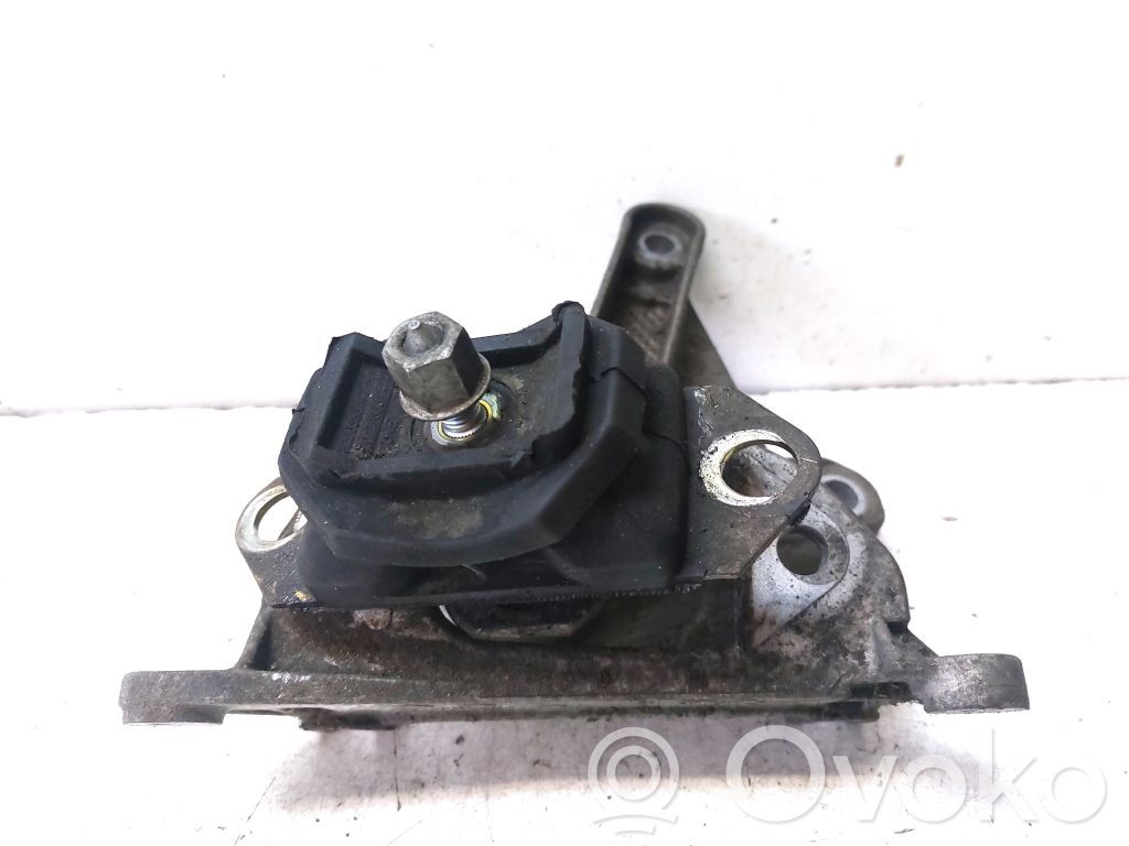 Dacia Logan I Engine mount bracket 