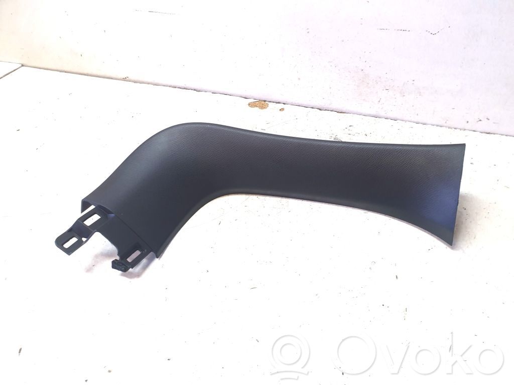 Mazda 5 Šoninė apdaila (prie lango) 