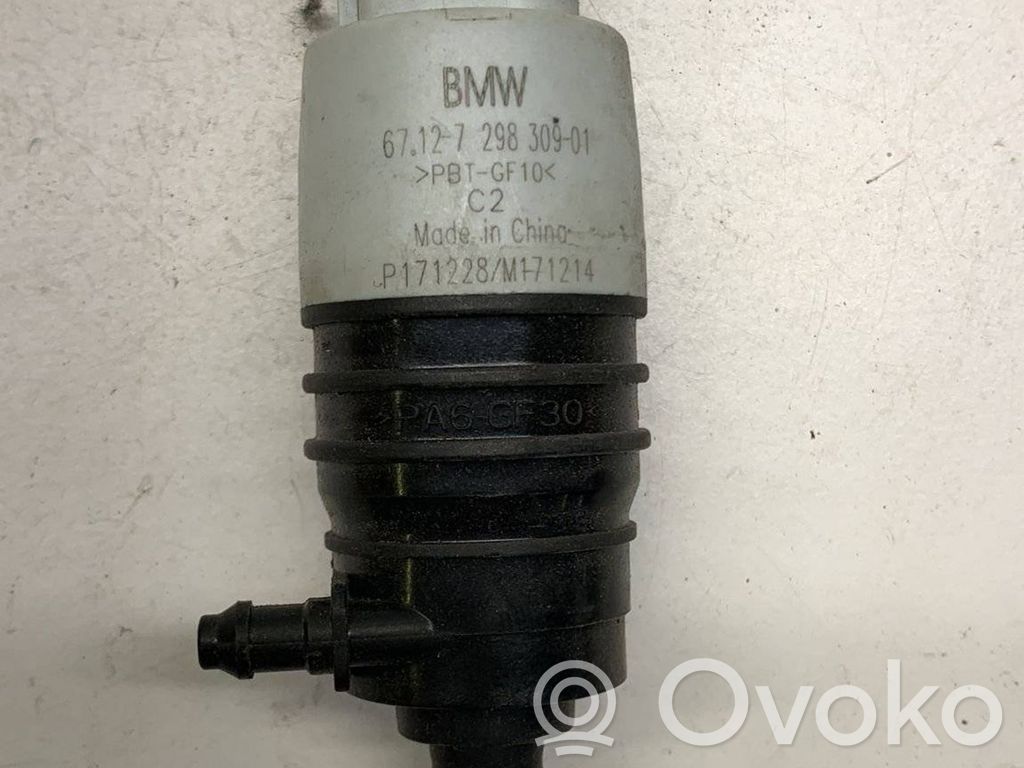 BMW 3 F30 F35 F31 Pompa spryskiwacza szyby przedniej / czołowej 