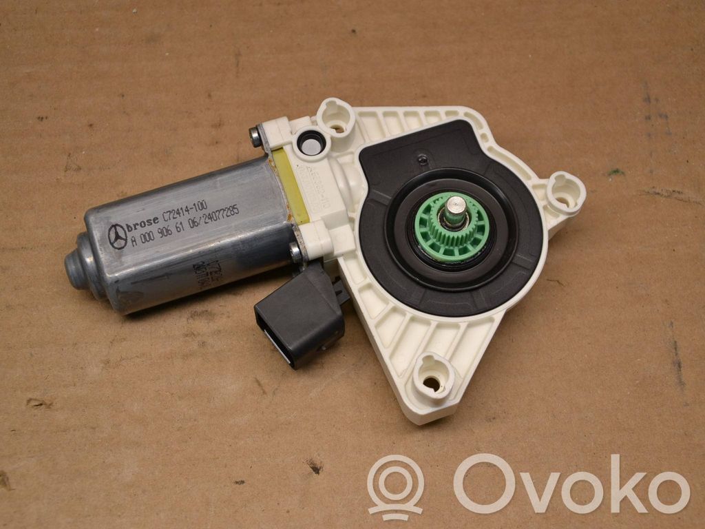 Mercedes-Benz C W205 Front door window regulator motor 