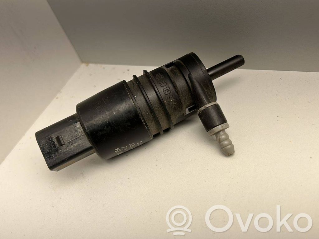BMW 5 F10 F11 Windscreen/windshield washer pump 