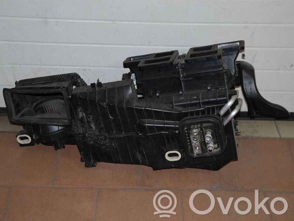 Mercedes-Benz A W176 Salono oro mazgo komplektas 