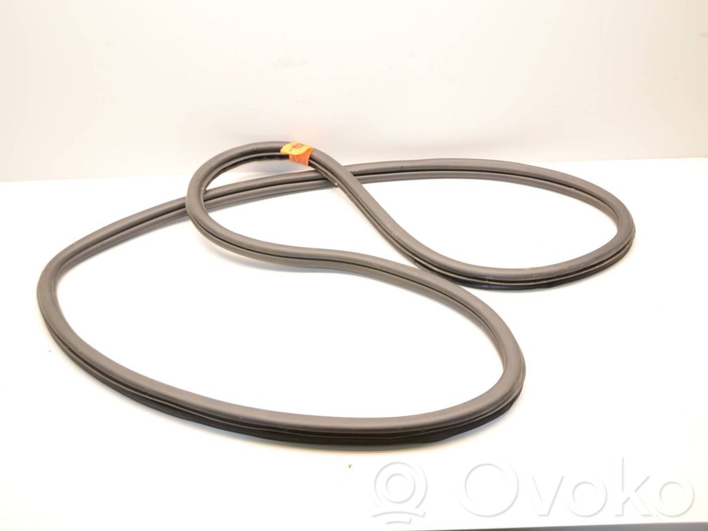 Volkswagen Golf VII Rear door rubber seal (on body) 