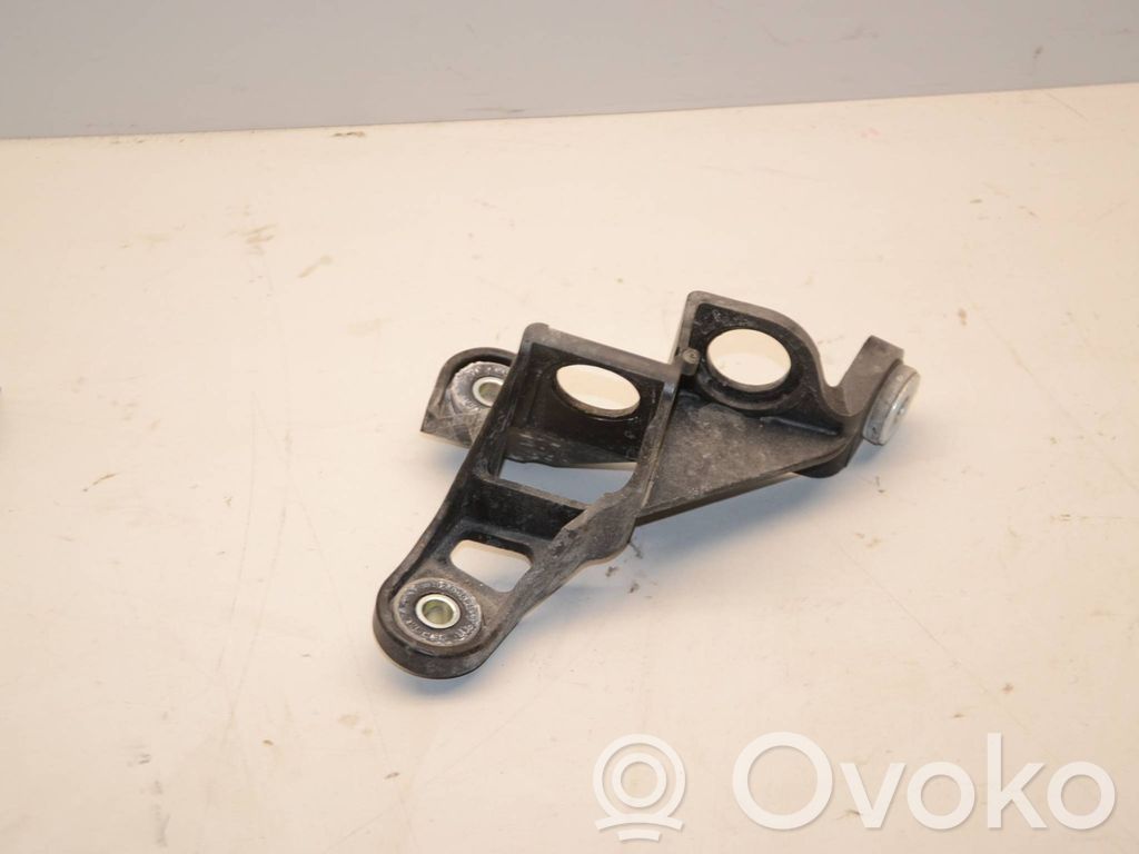 Volkswagen Golf VII Gear shift cable bracket 