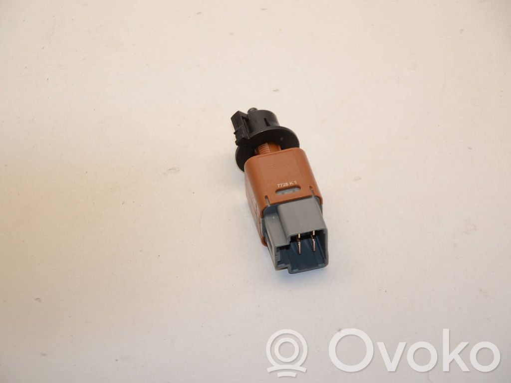Nissan Qashqai Brake pedal sensor switch 