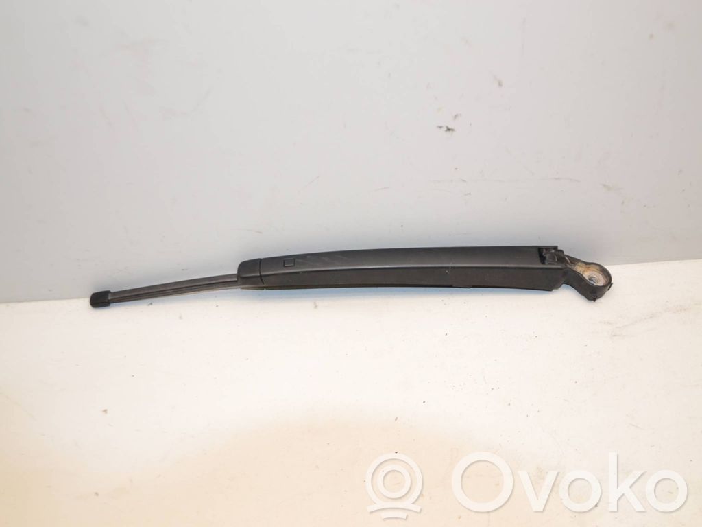 Volkswagen Golf VII Escobilla del limpiaparabrisas trasero 