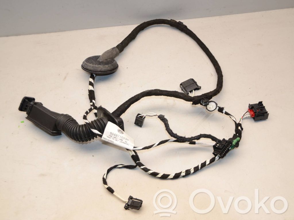Volkswagen Golf VII Aizmugurējo durvju vadu instalācija 