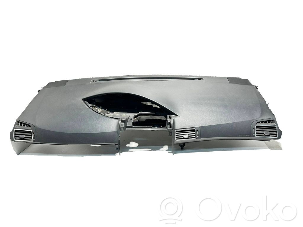 Toyota Verso Panelis 
