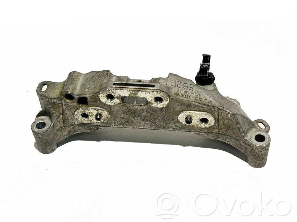 Peugeot 3008 II Engine mounting bracket 