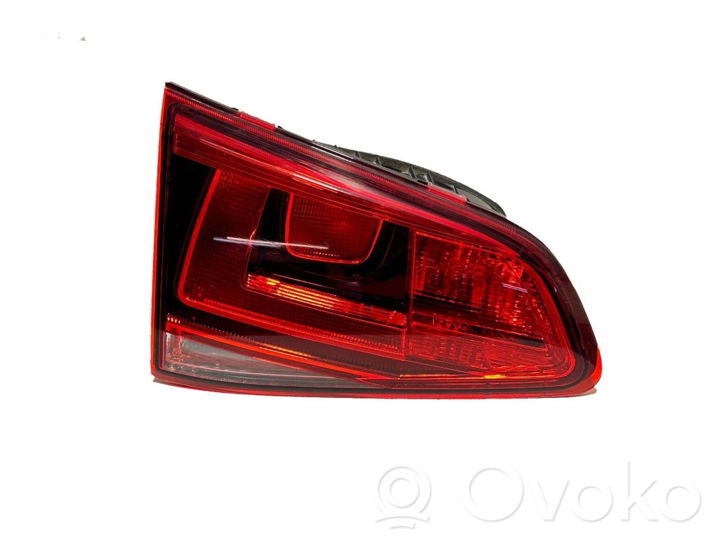 Volkswagen Golf VII Lampy tylnej klapy bagażnika 