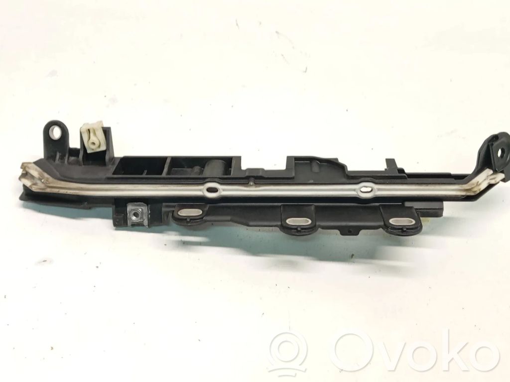 BMW 5 G30 G31 G38 Other engine bay part 
