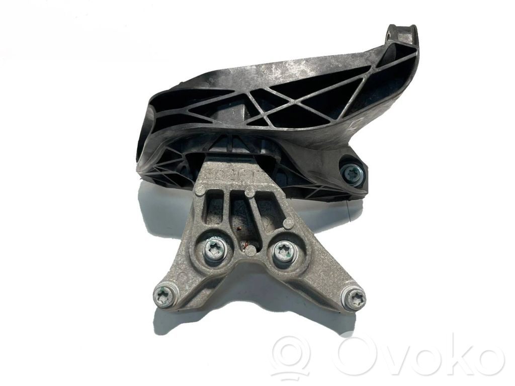 Peugeot 3008 II Engine mount bracket 