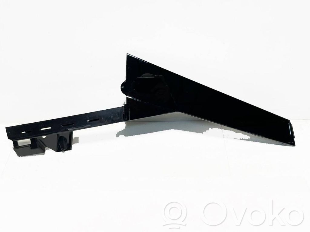 Porsche Macan (95B) Rear door glass trim molding 