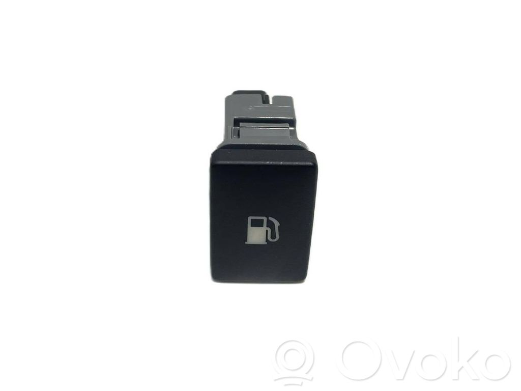 Przycisk otwierania wlewu paliwa   84841F4010,30713