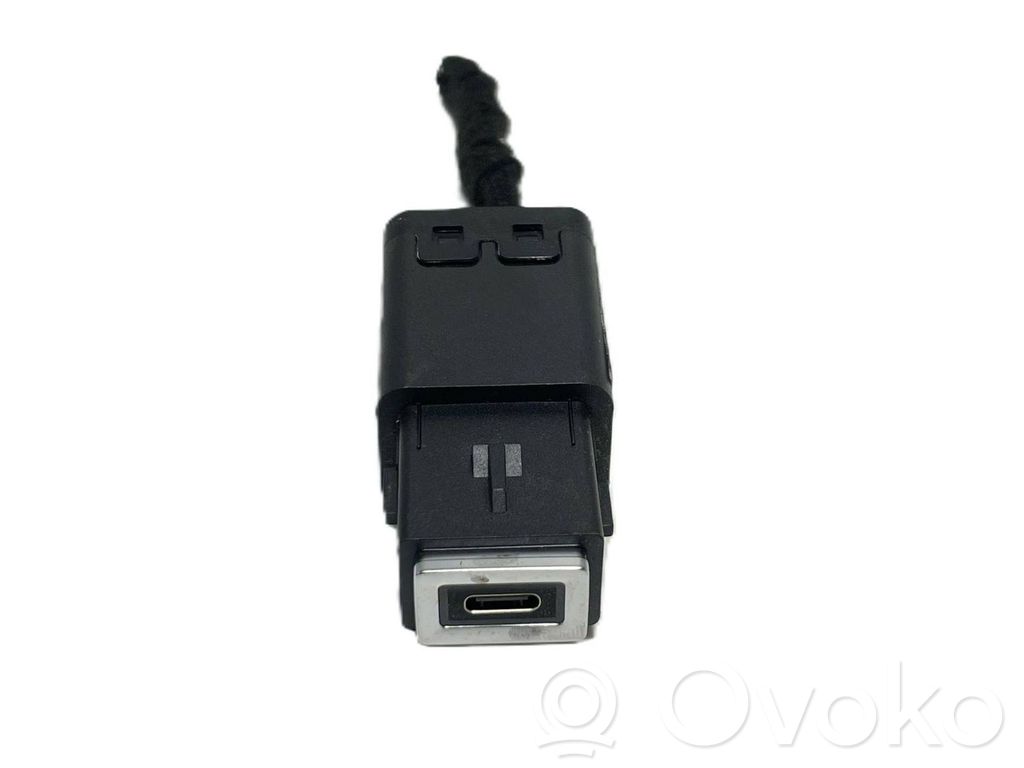 Peugeot 308 USB jungtis 
