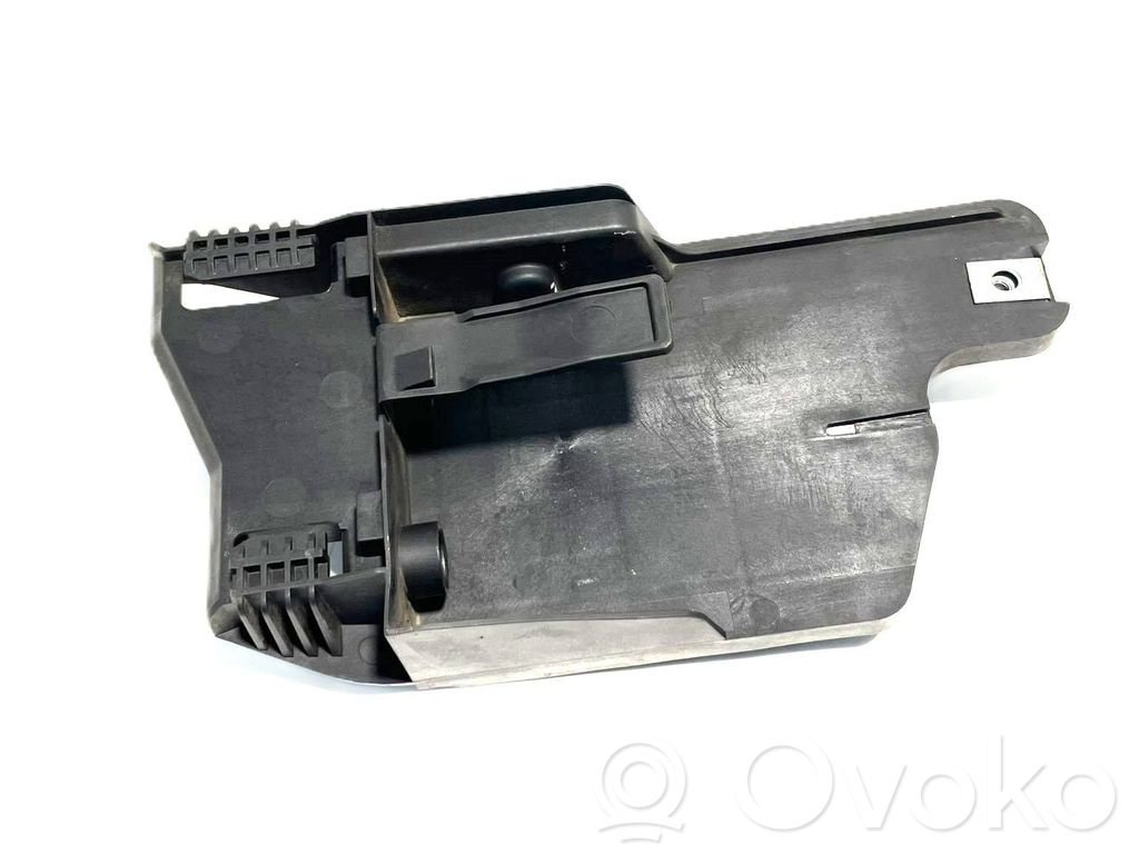 Peugeot 5008 II Other engine bay part 