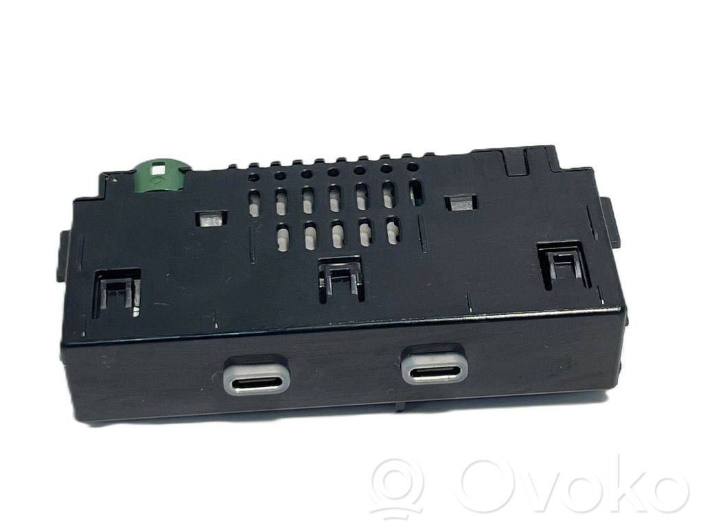 Skoda Enyaq iV USB socket connector 
