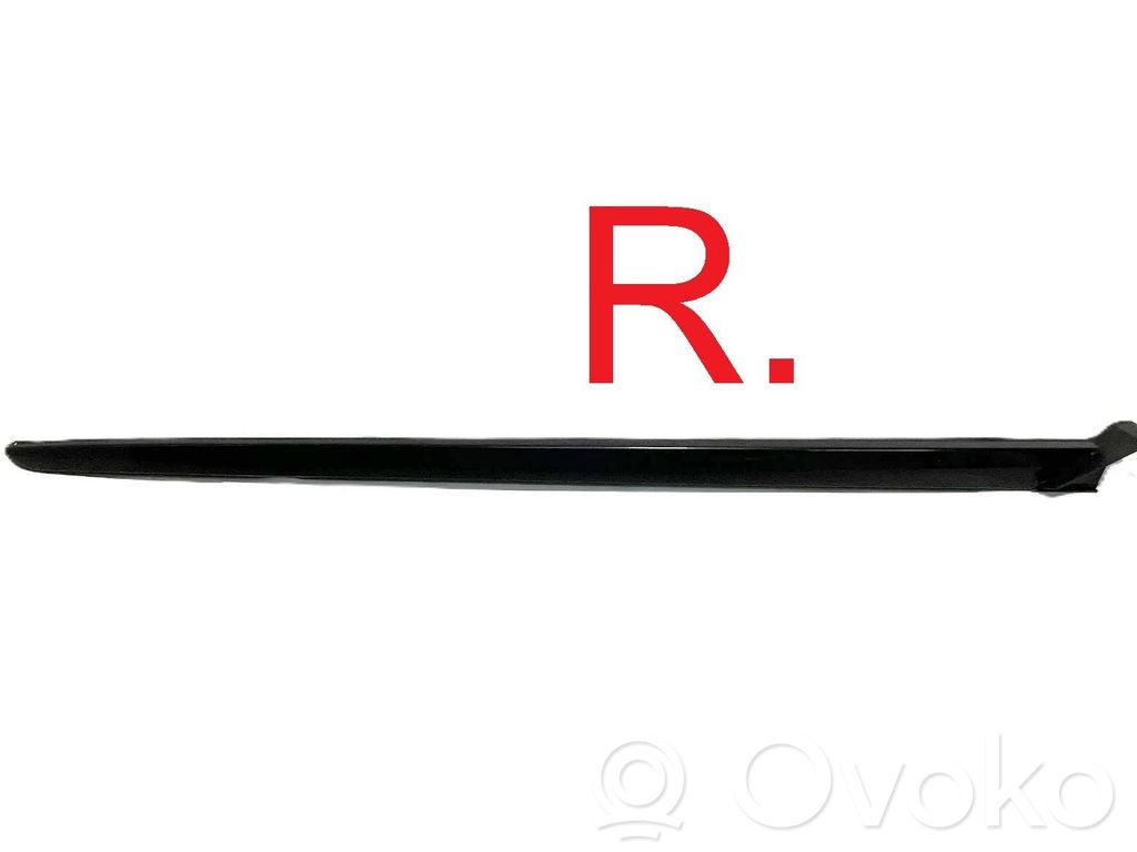 Peugeot 5008 II Windshield trim 