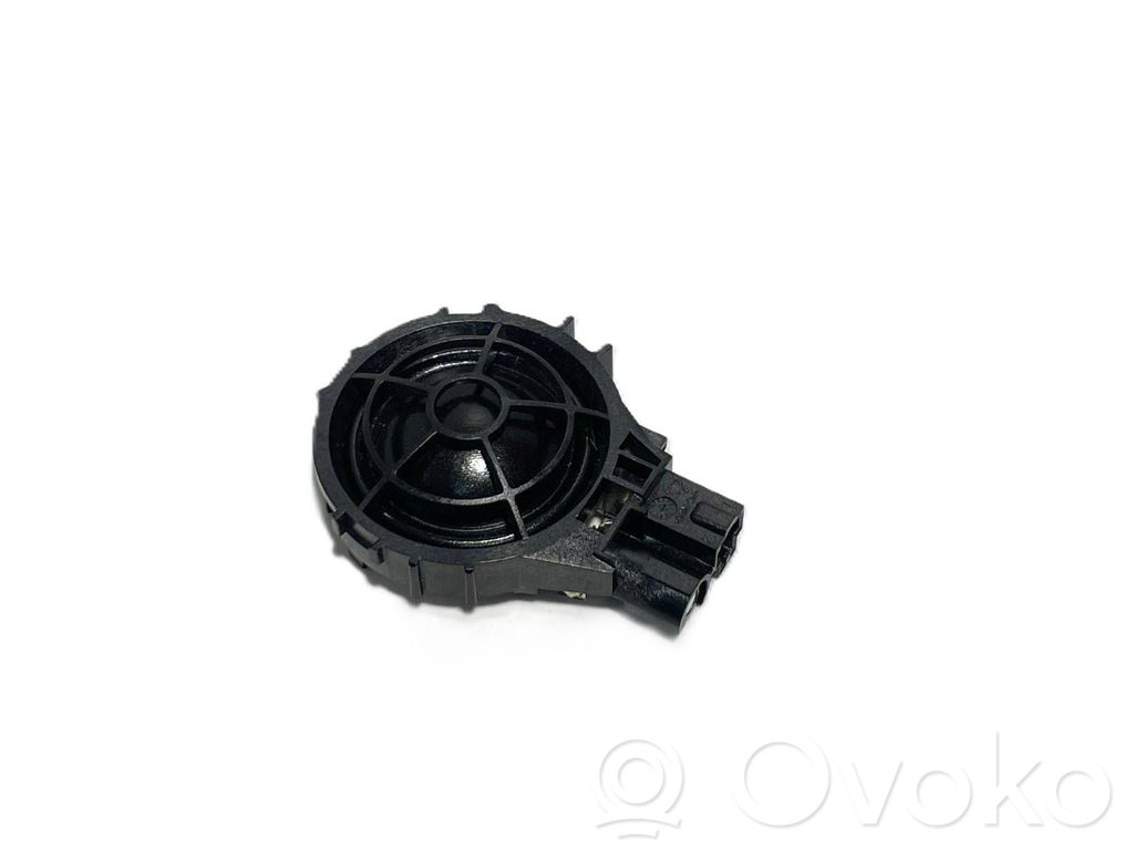 Audi Q2 - Altavoz de alta frecuencia en la puerta delantera 