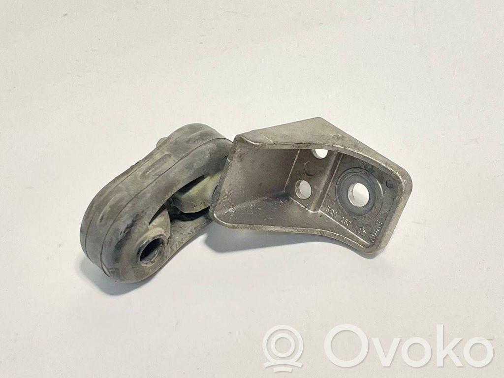 Audi Q3 F3 Staffa/supporto di montaggio della marmitta 