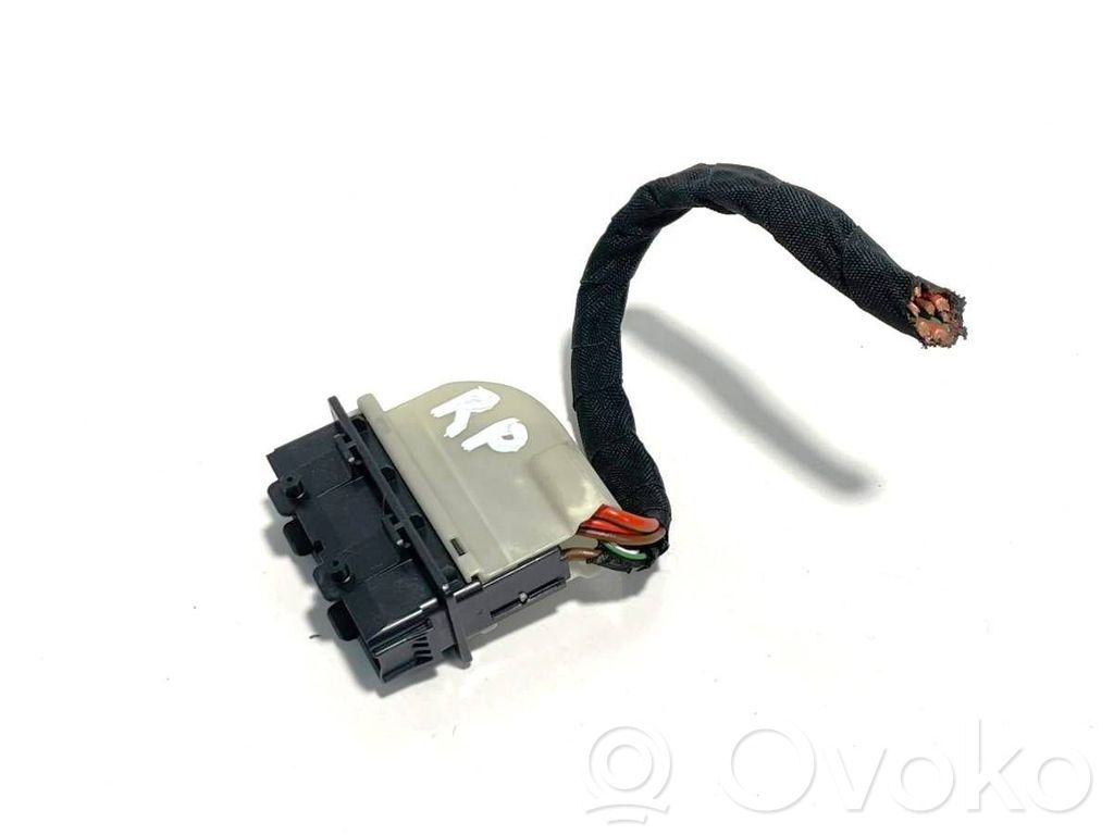 Audi Q3 F3 Priekšējo durvju vadu instalācija 