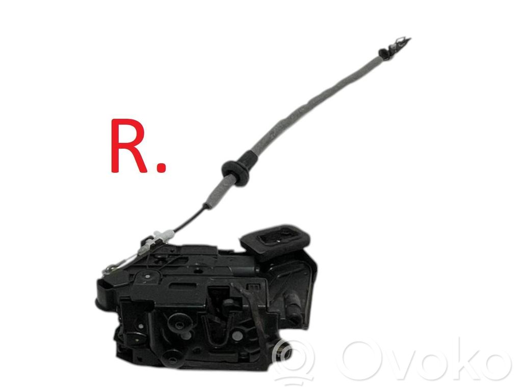 Volkswagen PASSAT B8 Front door lock 