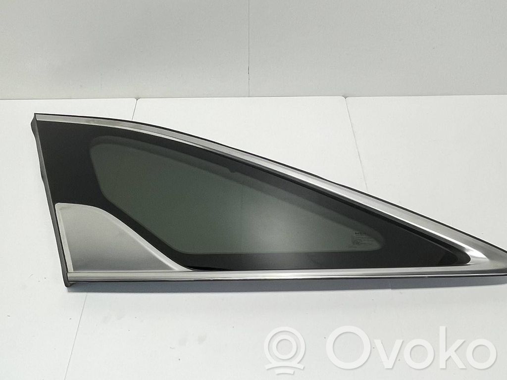 KIA Sorento IV Rear side window 