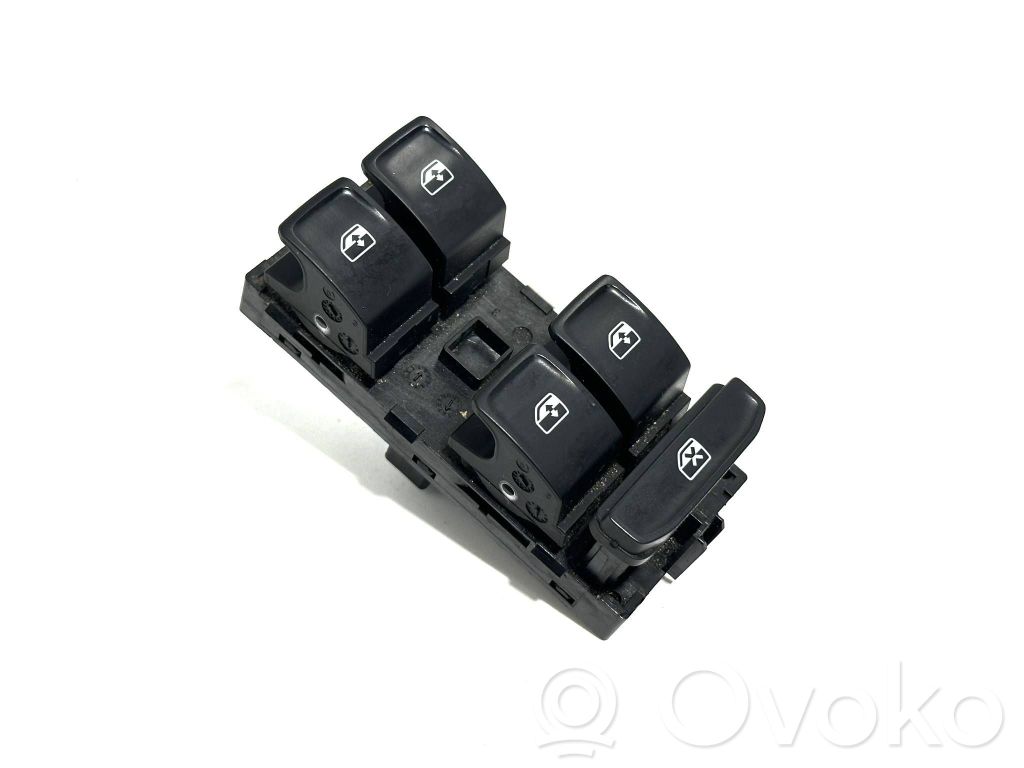 Volkswagen PASSAT B8 Electric window control switch 