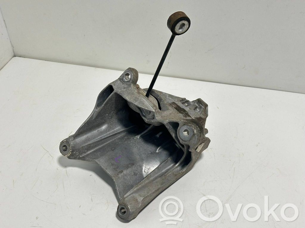 Audi A4 S4 B9 8W Engine mounting bracket 