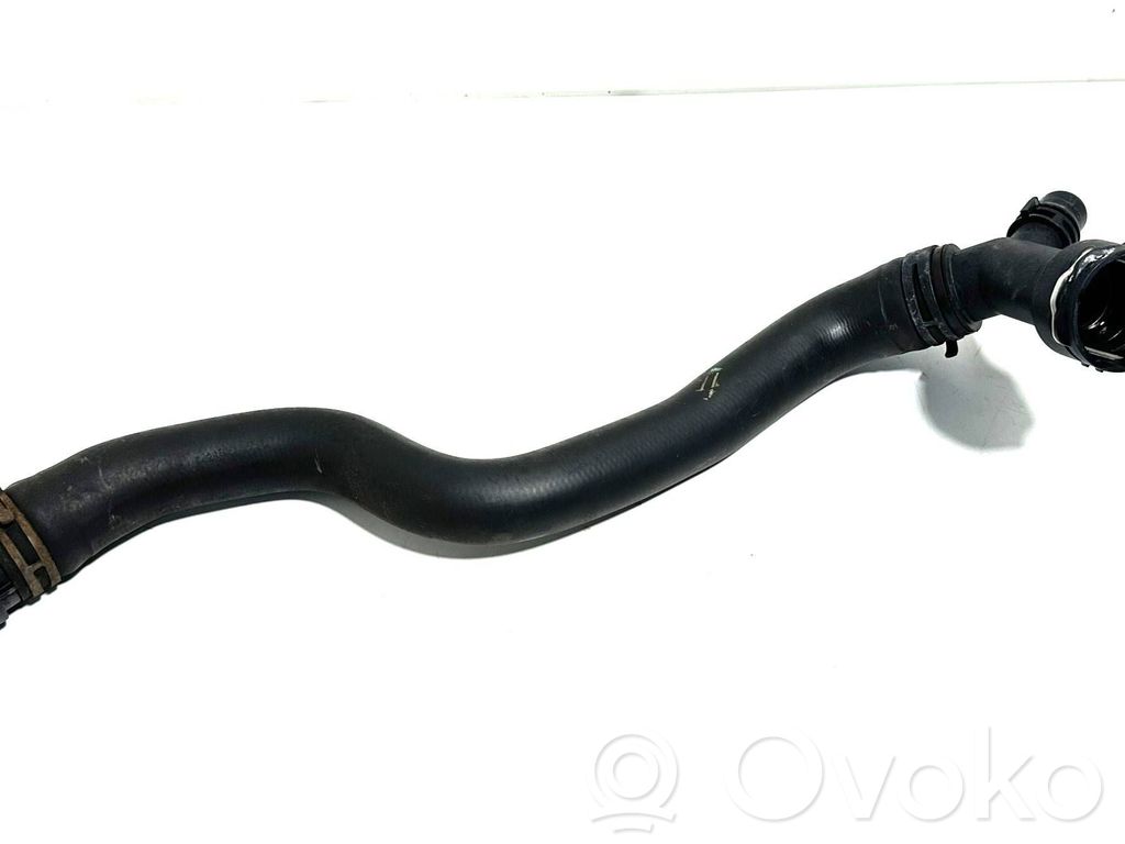 Audi A4 S4 B9 8W Engine coolant pipe/hose 