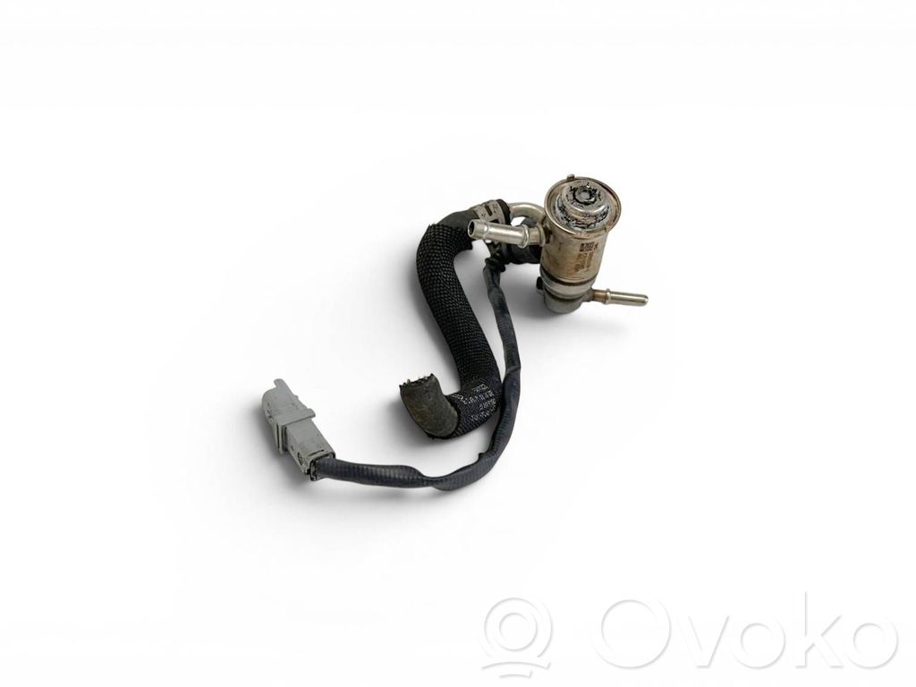 Mercedes-Benz A W177 Fuel injector 