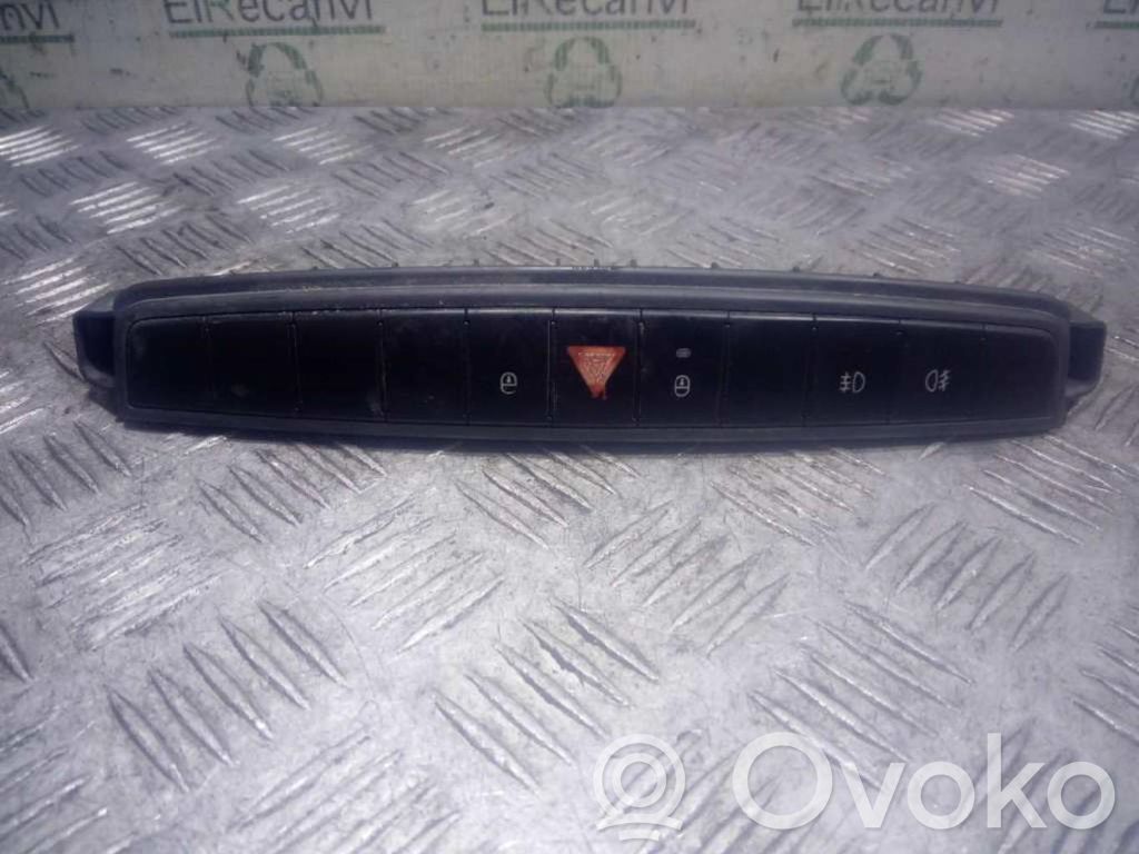 Smart ForFour I Hazard light switch 