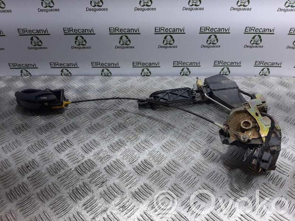 Ford Focus Priekšpusē slēdzene 