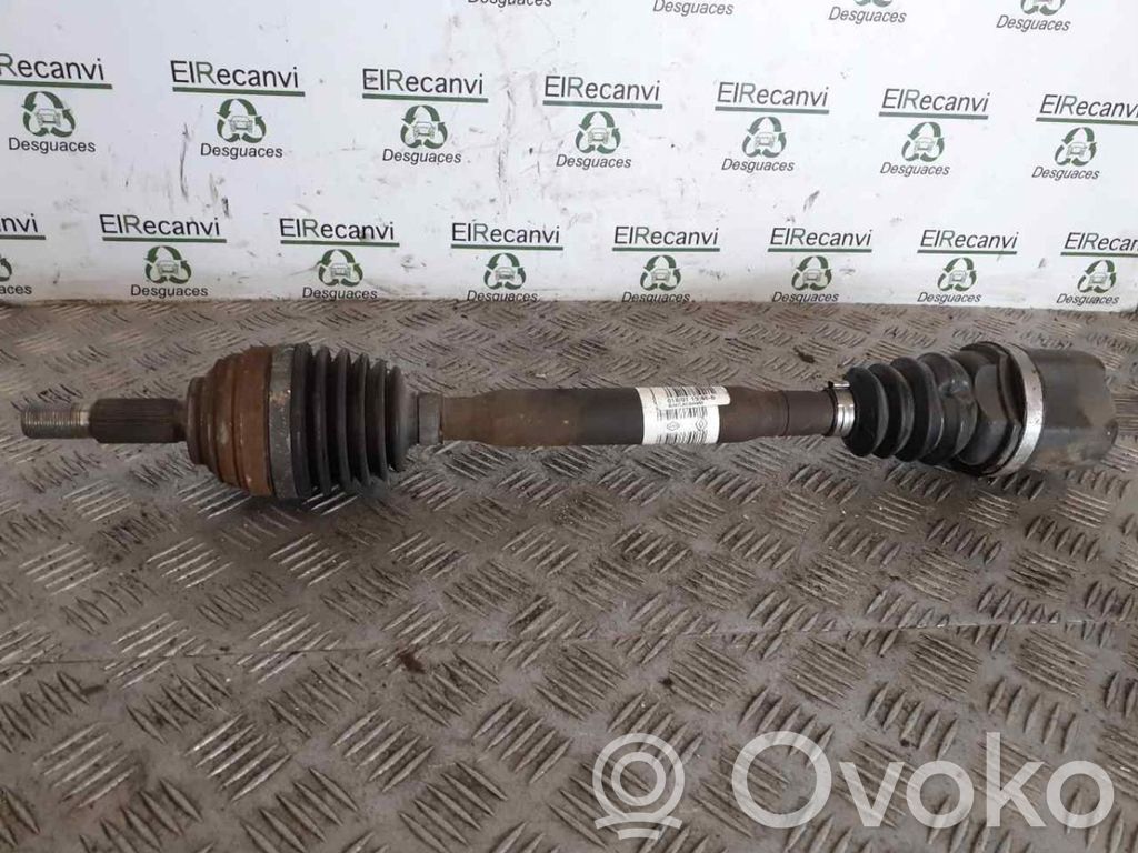 Renault Clio III Kardanas komplekte 