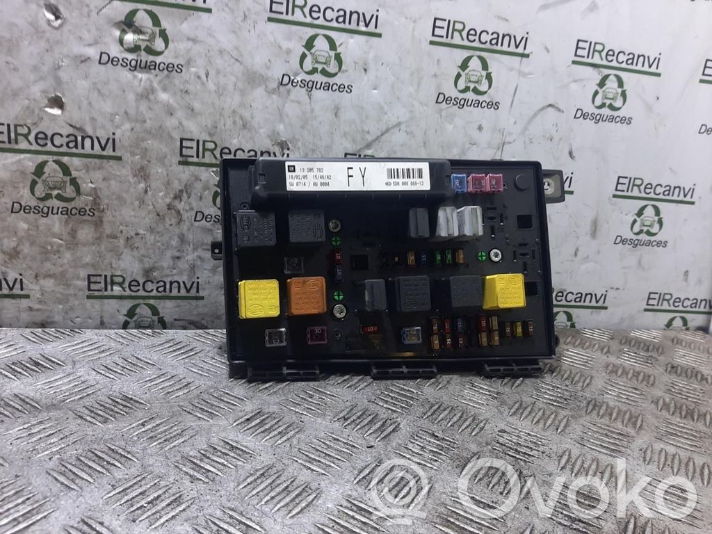 Opel Astra H Módulo de fusible 