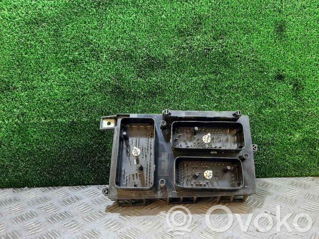 Opel Astra H Módulo de fusible 