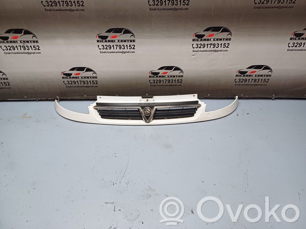 Opel Vivaro Kühlergrill 