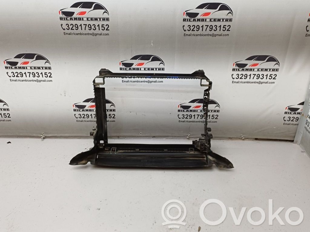 Jaguar F-Pace Panou suport radiator 