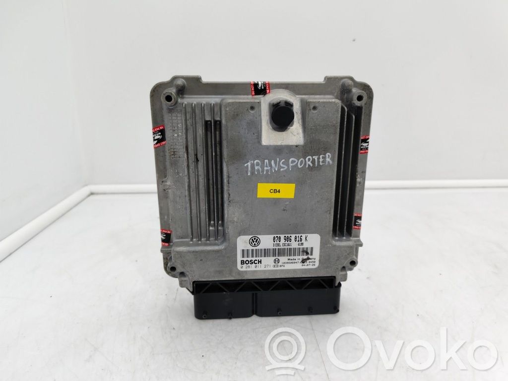 Volkswagen Transporter - Caravelle T5 Komputer / Sterownik ECU silnika 